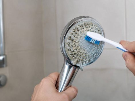 Comment détartrer un pommeau de douche efficacement ?